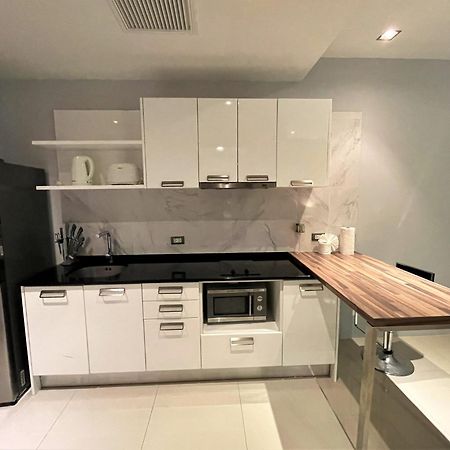 Private Apartment At Emerald Terrace Patong Exteriör bild