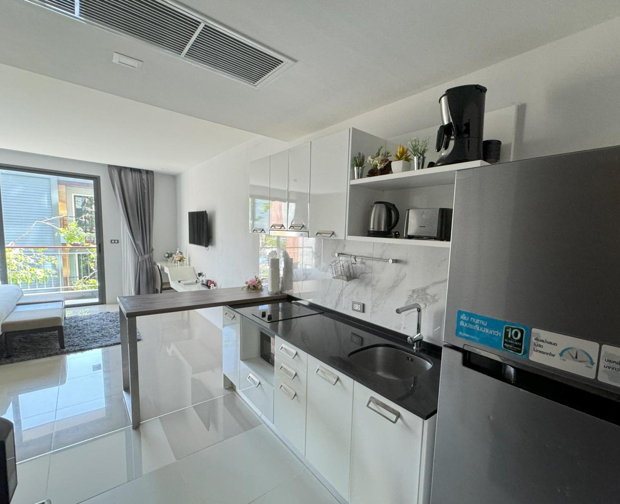 Private Apartment At Emerald Terrace Patong Exteriör bild