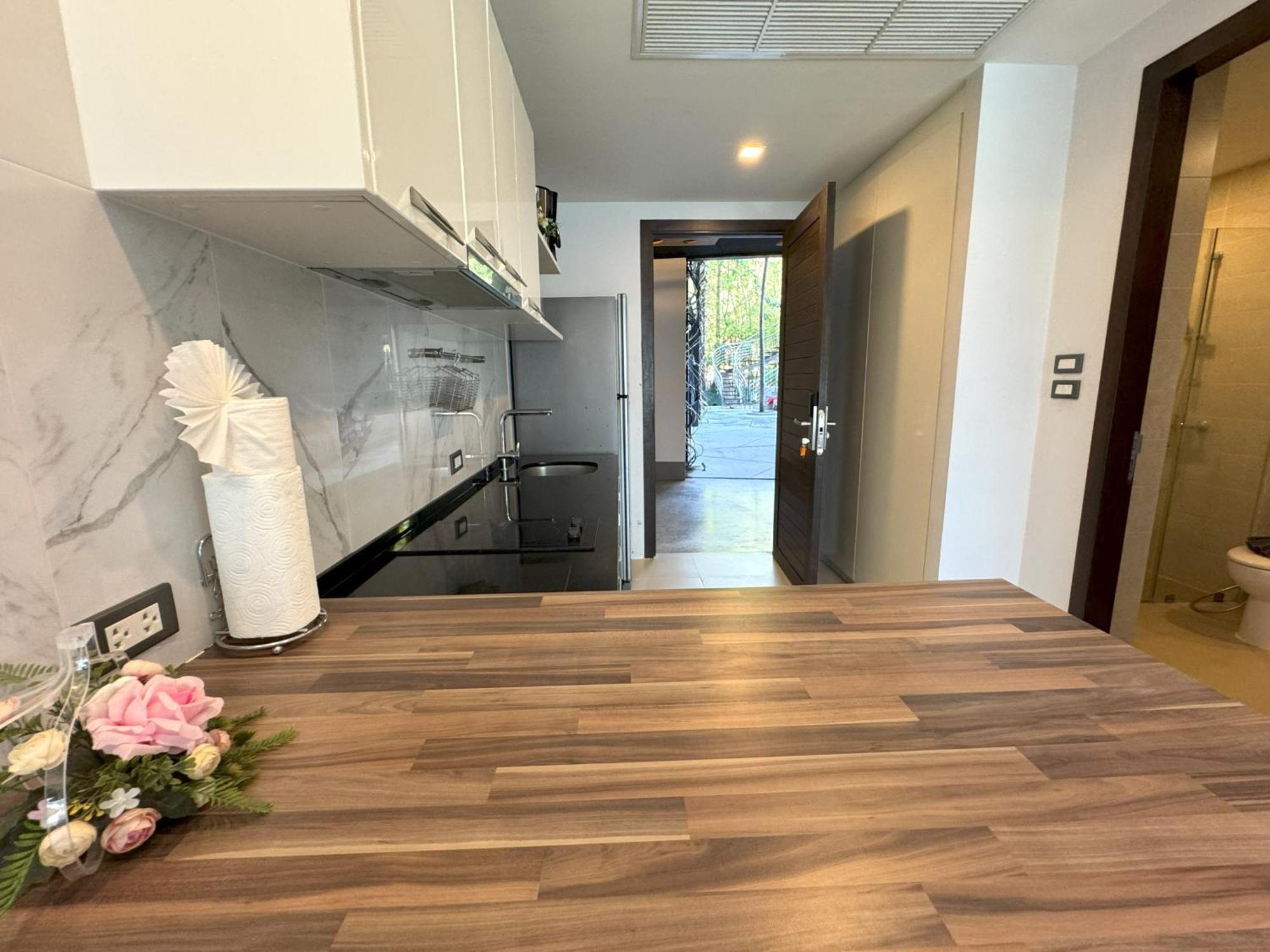 Private Apartment At Emerald Terrace Patong Exteriör bild