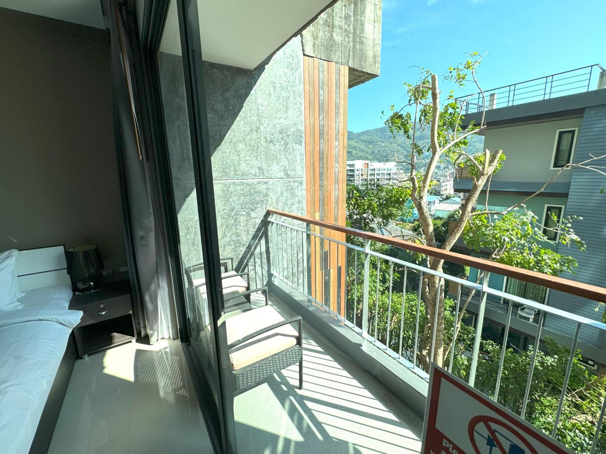 Private Apartment At Emerald Terrace Patong Exteriör bild