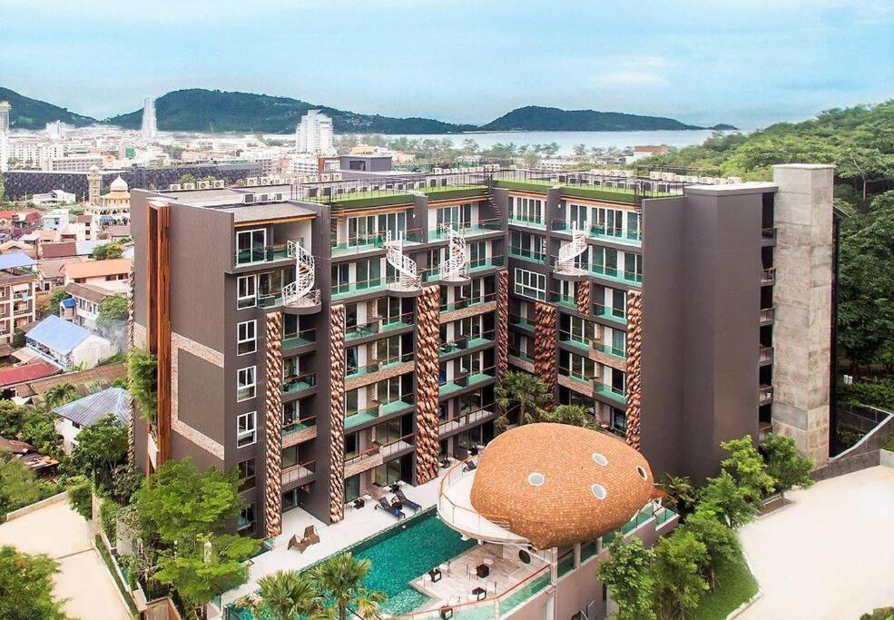 Private Apartment At Emerald Terrace Patong Exteriör bild