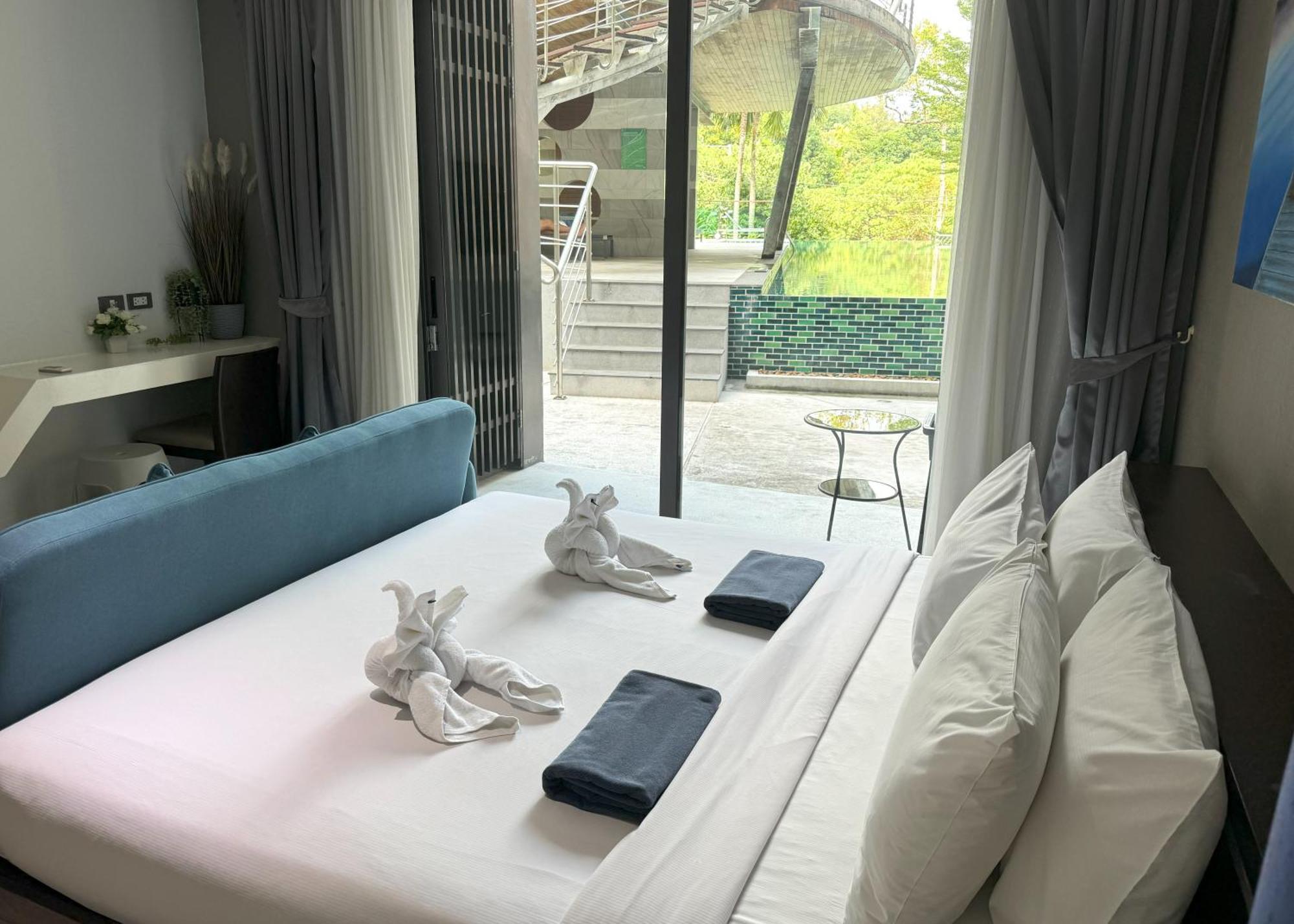 Private Apartment At Emerald Terrace Patong Exteriör bild