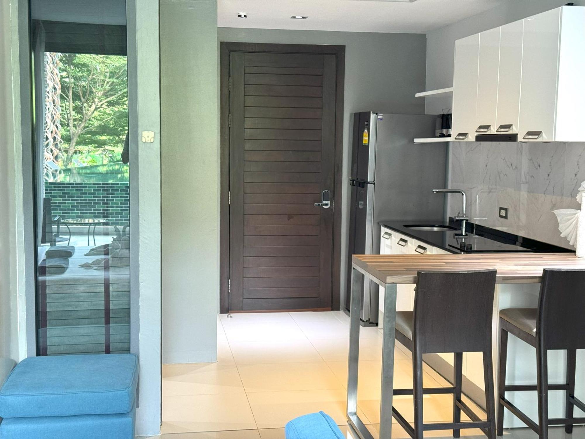 Private Apartment At Emerald Terrace Patong Exteriör bild