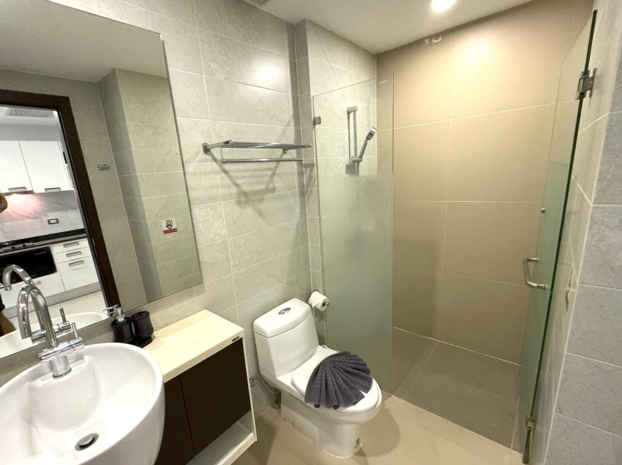 Private Apartment At Emerald Terrace Patong Exteriör bild