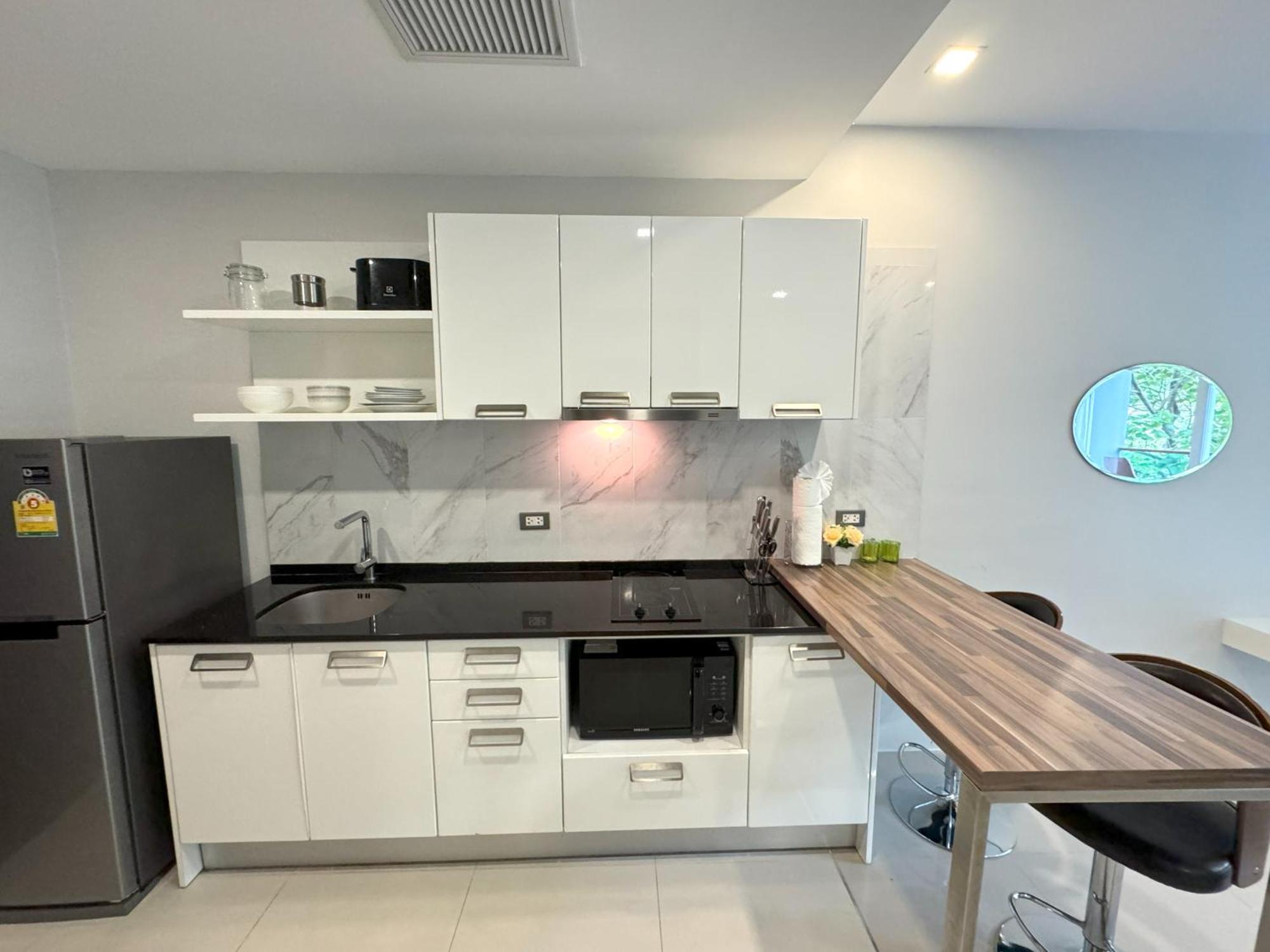 Private Apartment At Emerald Terrace Patong Exteriör bild