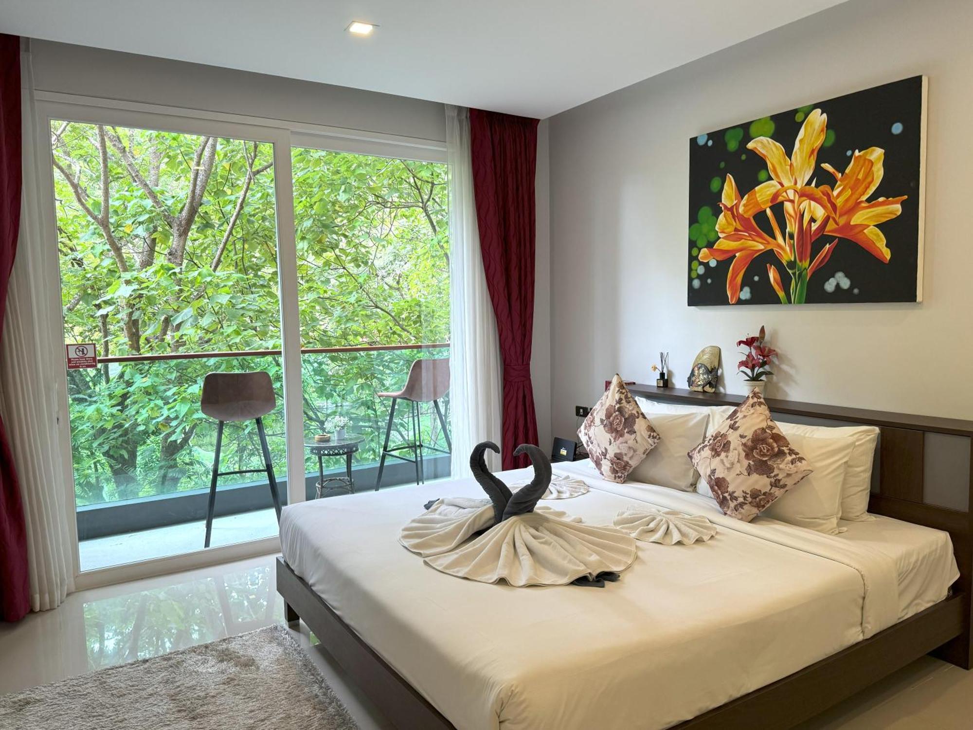 Private Apartment At Emerald Terrace Patong Exteriör bild