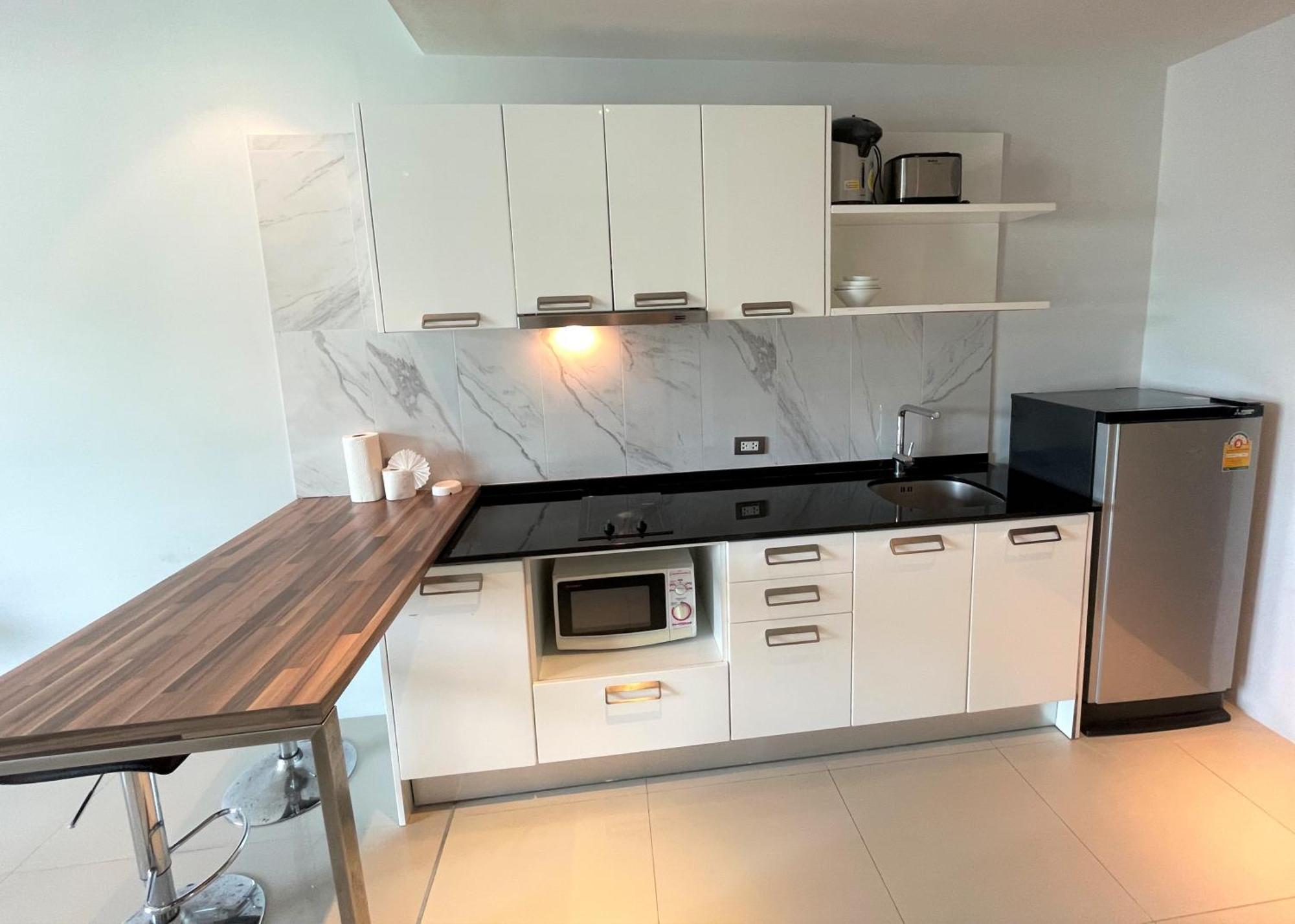 Private Apartment At Emerald Terrace Patong Exteriör bild