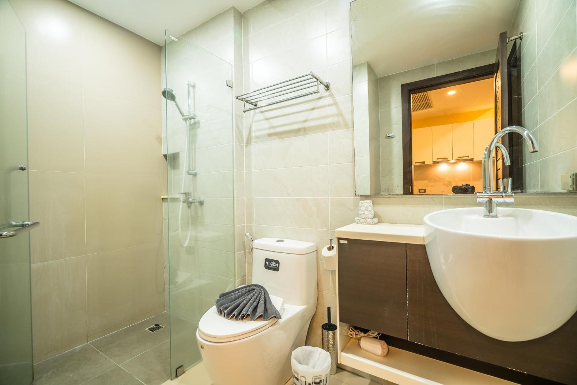 Private Apartment At Emerald Terrace Patong Exteriör bild