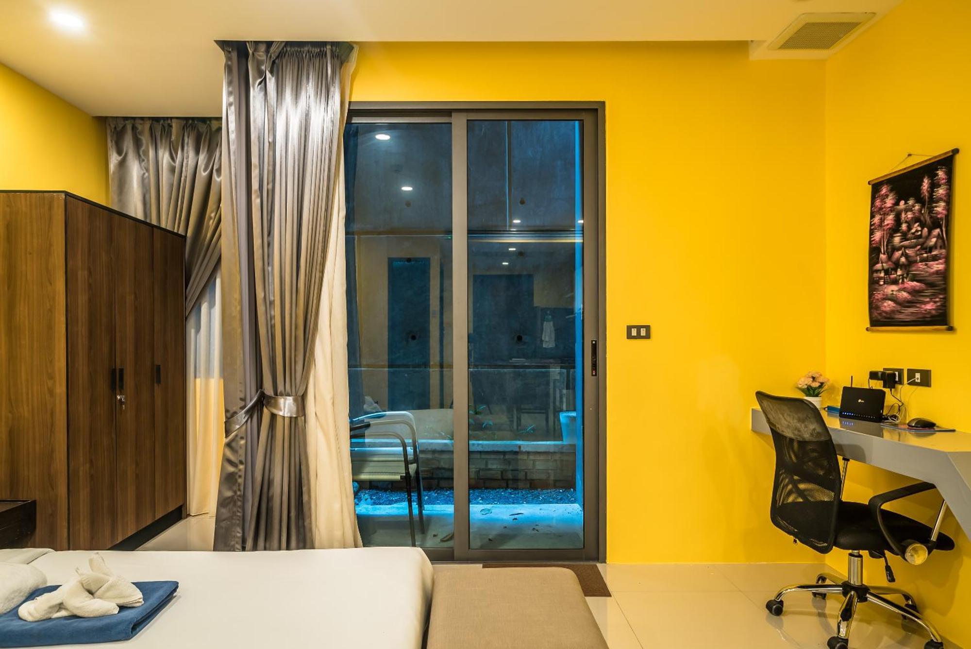 Private Apartment At Emerald Terrace Patong Exteriör bild