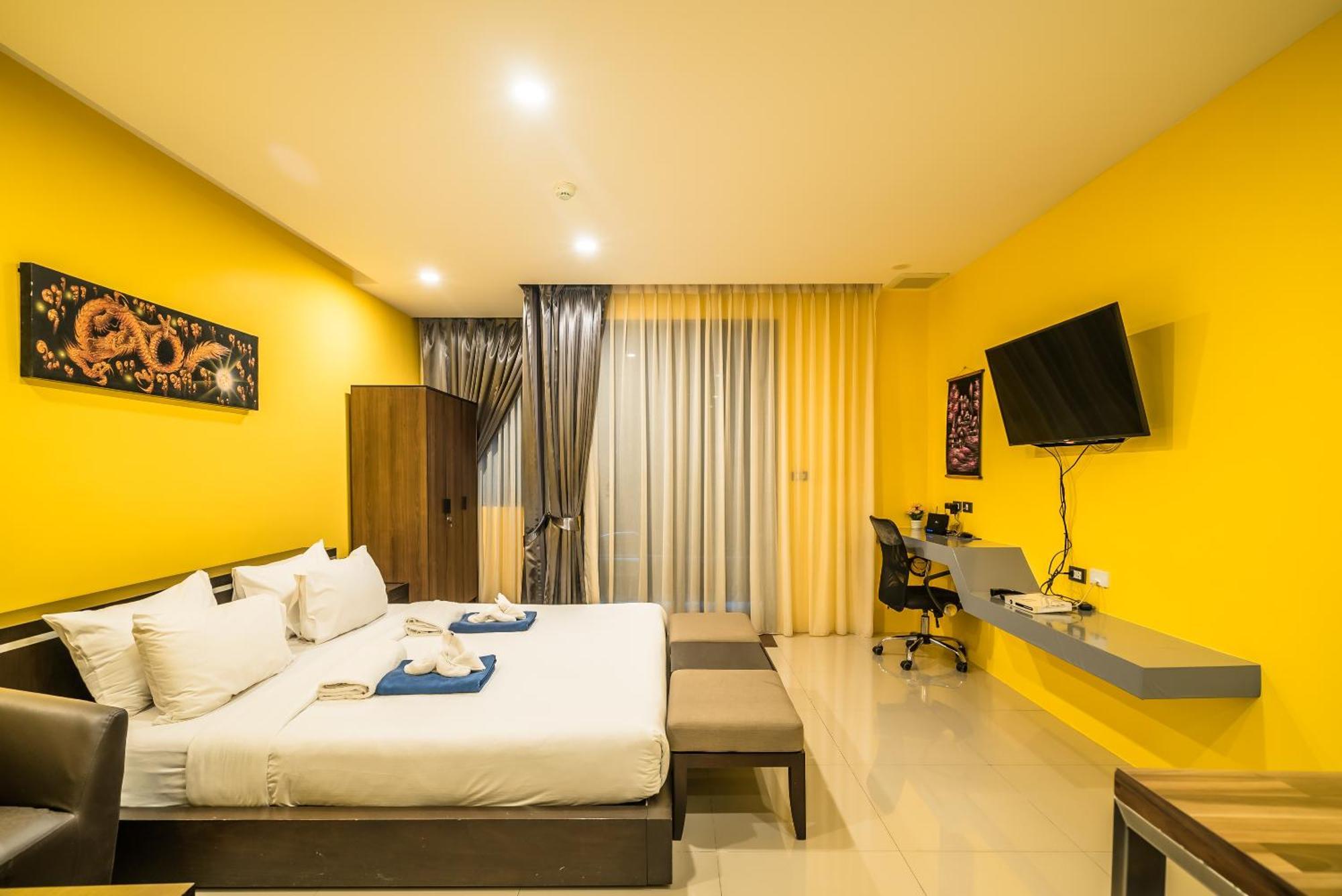 Private Apartment At Emerald Terrace Patong Exteriör bild