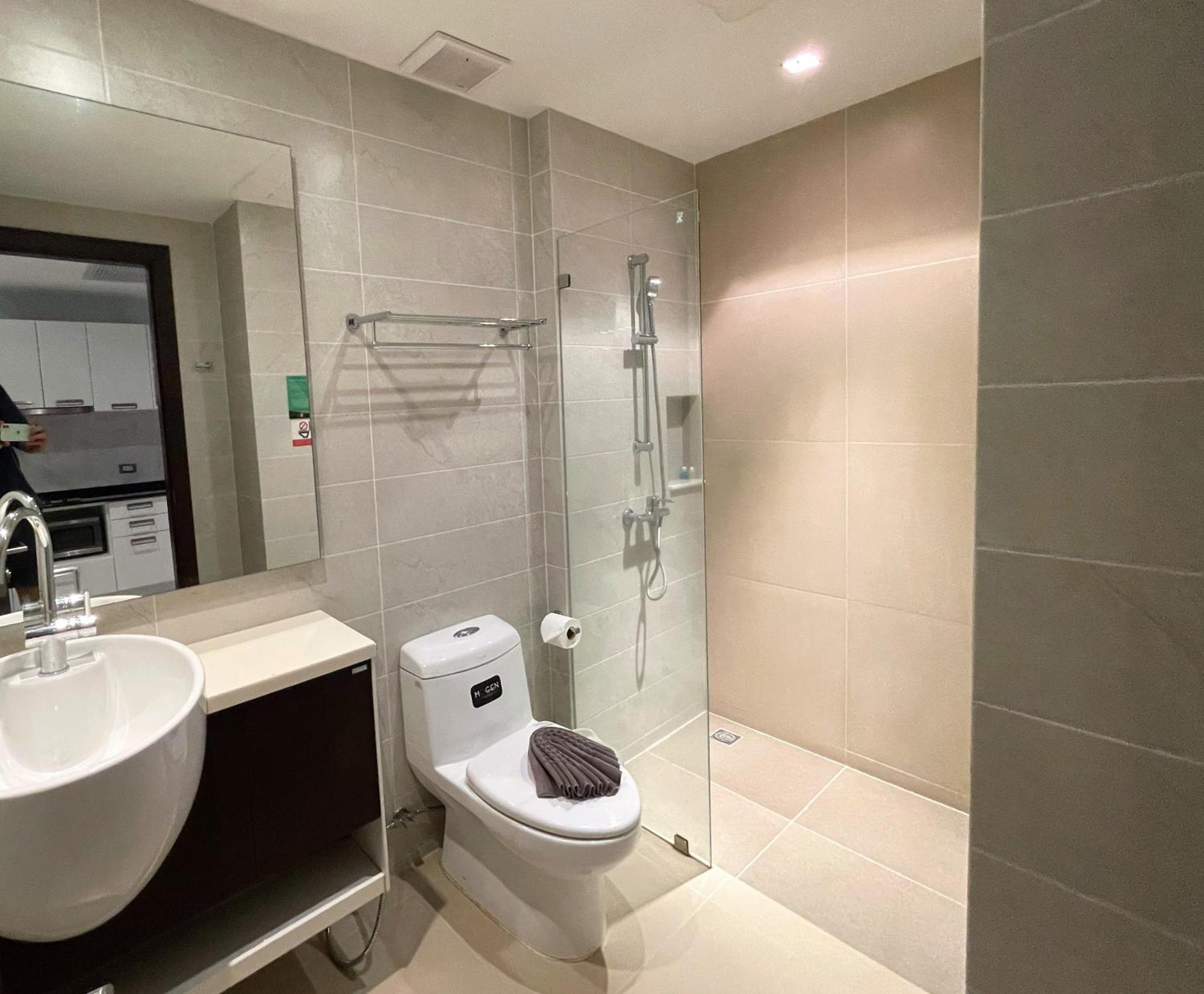 Private Apartment At Emerald Terrace Patong Exteriör bild